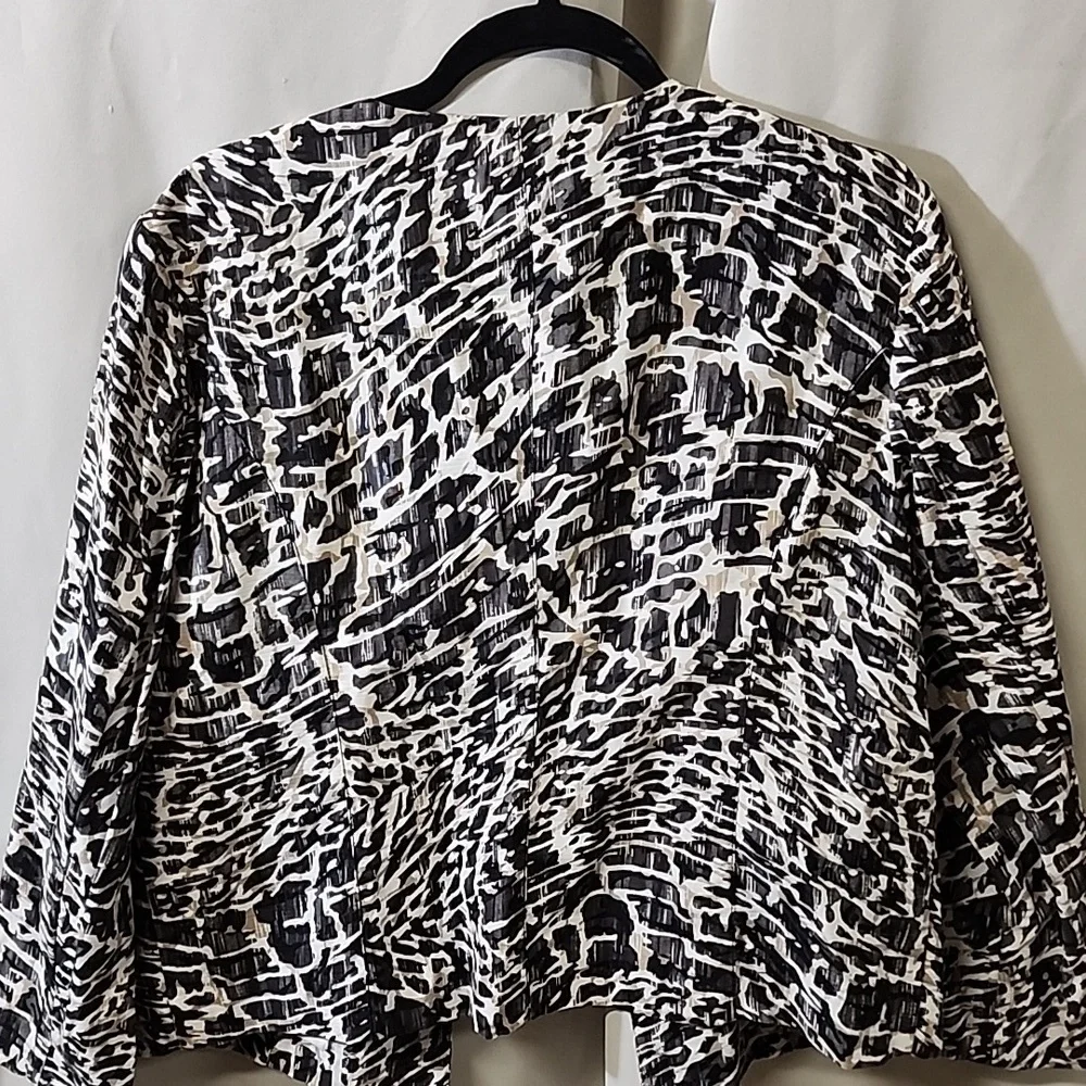 Chico's Size 2 (Approx Size 12) Black and White Animal Print Zip Jacket